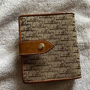 Used Dior small wallet. Purchased at the Real Real store in NYC 2018.